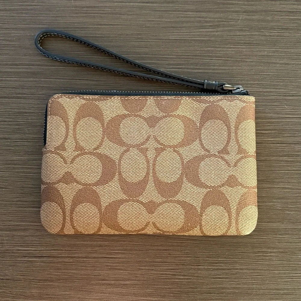 Coach Halloween Skeleton Horse Pumpkin Wristlet 2023 Limited Edition - Picture 4 of 9